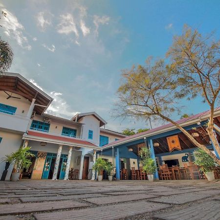 Blue Elephant Boutique Hotel Негомбо Экстерьер фото