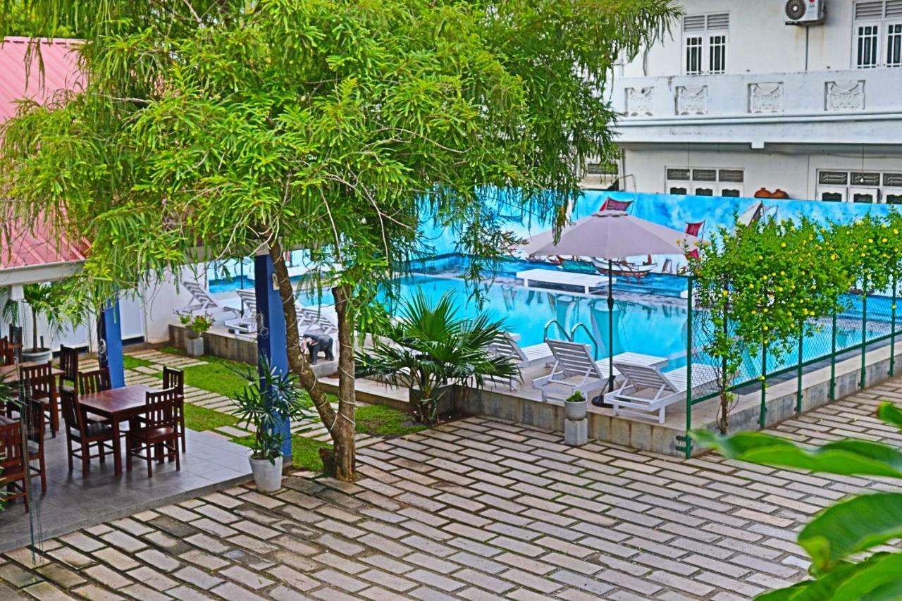 Blue Elephant Boutique Hotel Негомбо Экстерьер фото